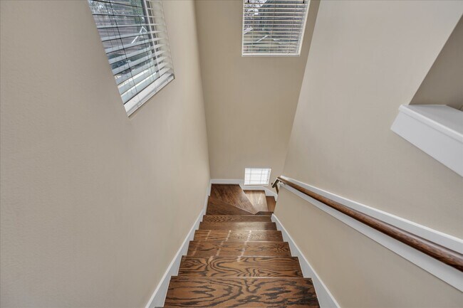 Foto del edificio - 1715 W 24th St