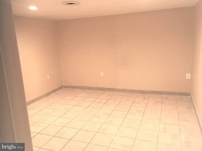 Foto del edificio - 7301 Harford Rd