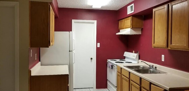 Building Photo - 2207 Bauer Dr