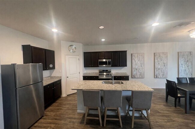 Foto del edificio - 14000 Mark Christopher Wy