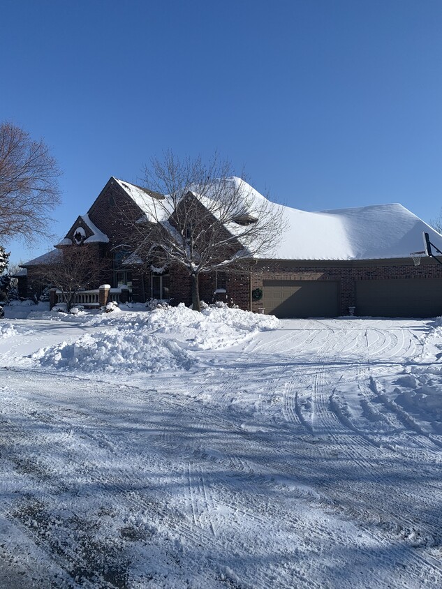 704 Bailey Dr, Papillion, NE 68046 House Rental in Papillion, NE