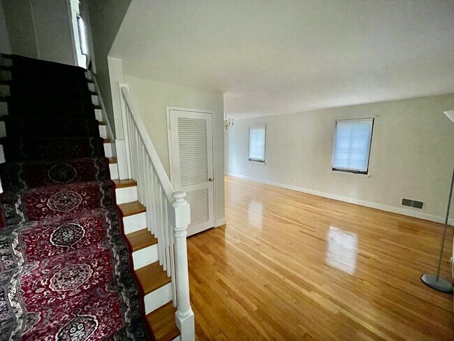 Foto del edificio - 44 Grant Ave