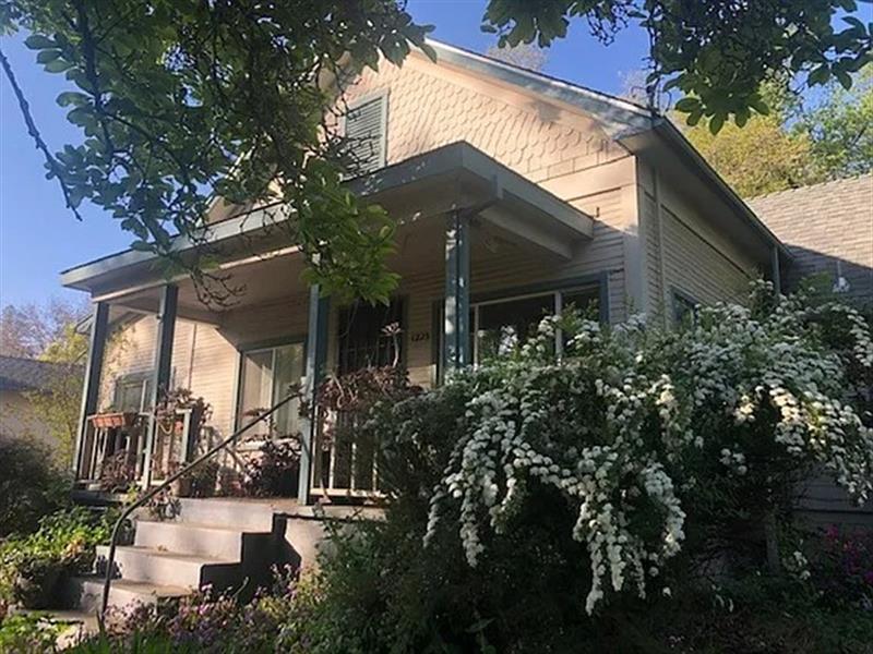 Building Photo - Cute 3-Bed