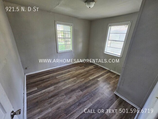 Building Photo - 921.5 D St