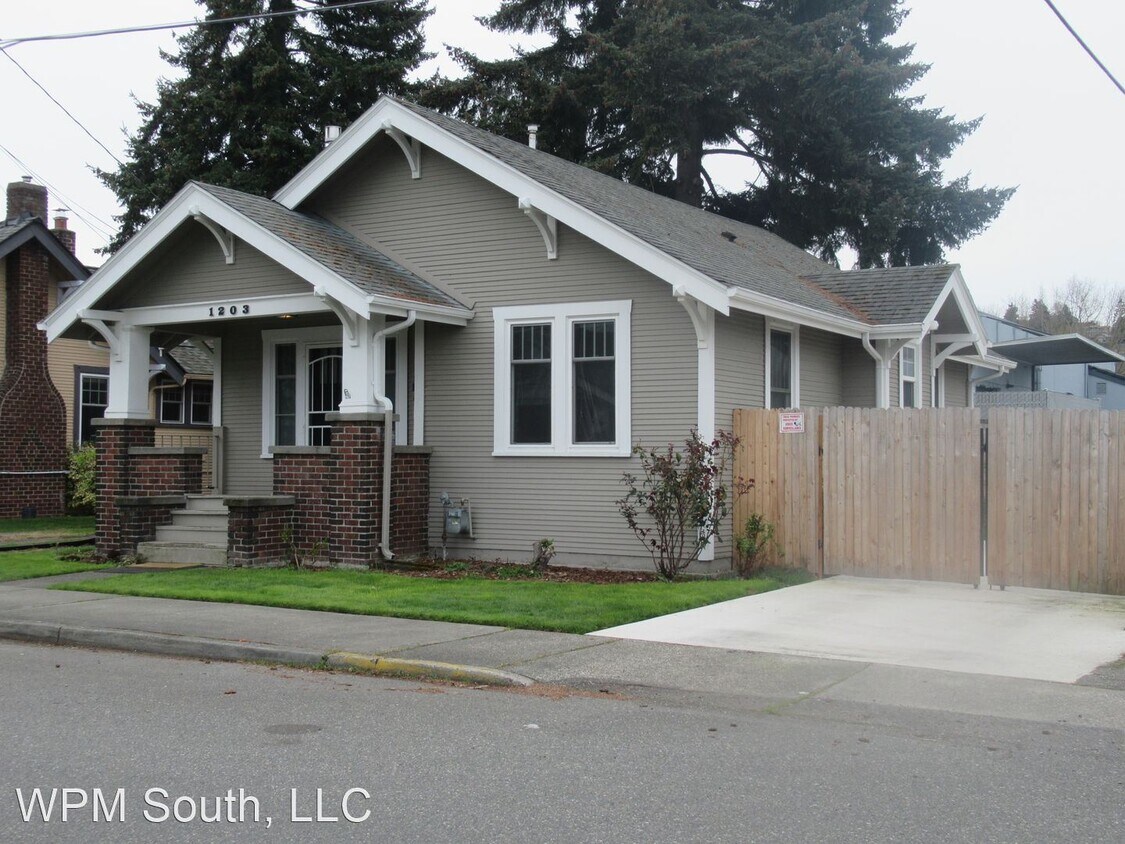 2 br, 1 bath House 1203 N. 2nd St. House Rental in Renton, WA
