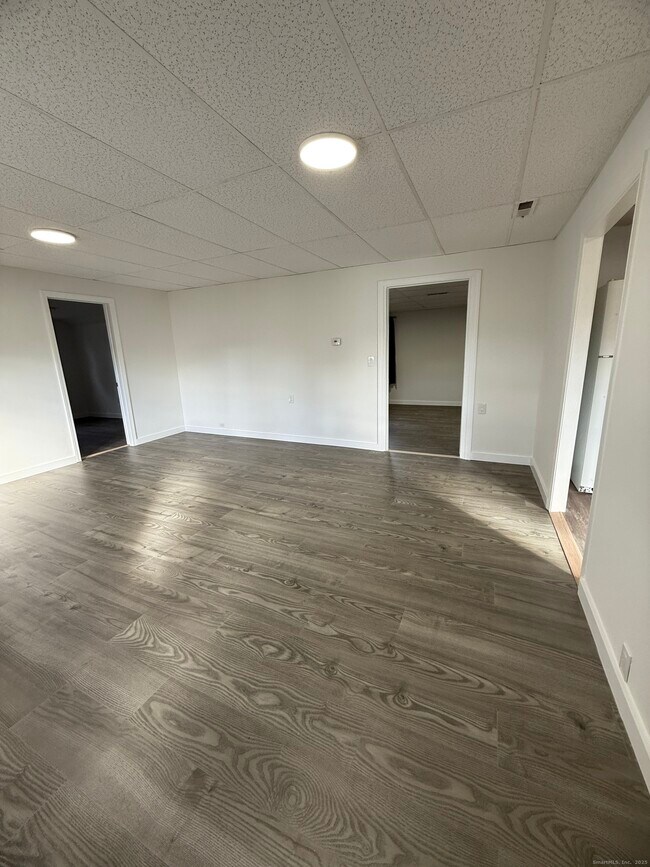 Foto del edificio - 74 Grove Beach Rd N