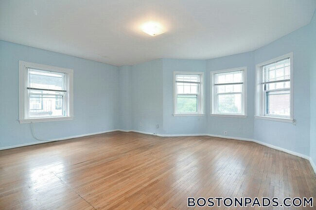 Foto del edificio - 923 Beacon St