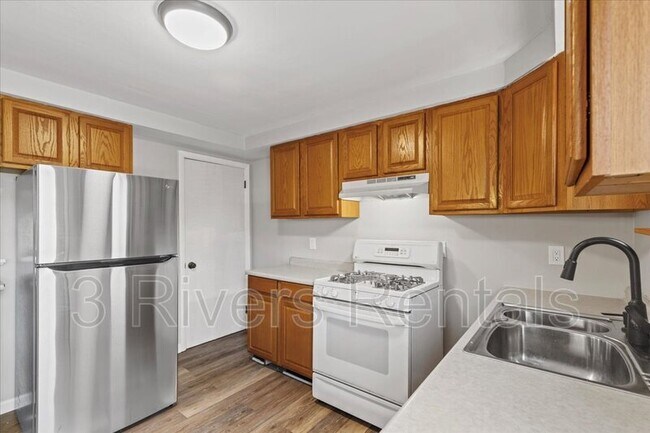 Building Photo - 518 Nordeen Dr