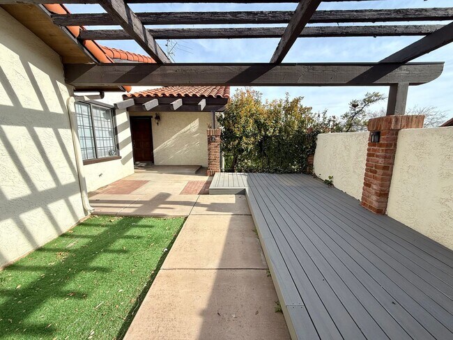 Foto del edificio - Upgraded townhome by Southgate Golf Course - Small dogs allowed