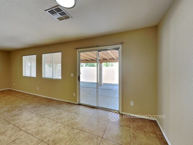 Building Photo - 5946 N 74th Dr