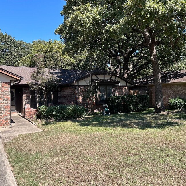 Building Photo - 5917 Pleasant Wood Trail