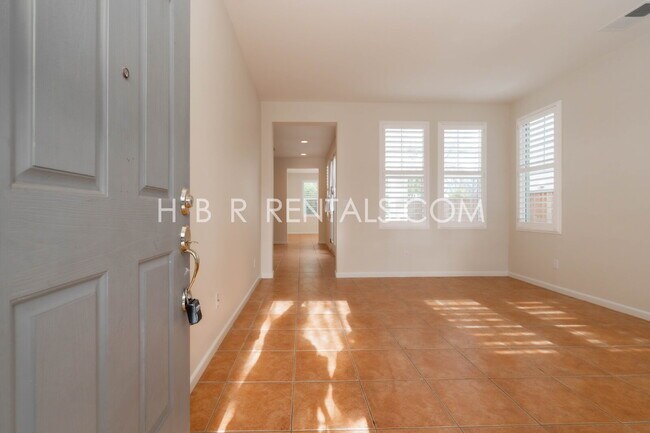 Foto del edificio - Comfort, Convenience & Space — Tracy Living at Its Best