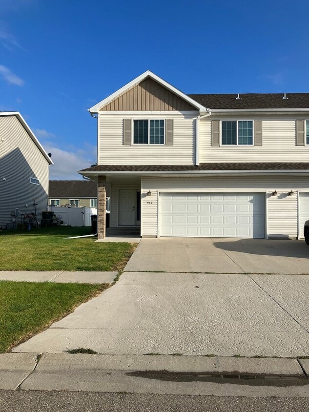 Foto principal - 962 31st Ave W