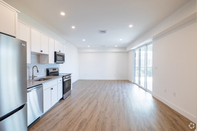 2BR, 2BA - 1,161SF - Living Room - Kings Landing
