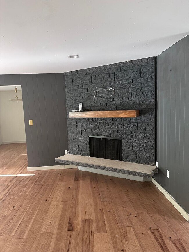 Building Photo - 6819 S Langston Rd Building Photo - 6819 S Langston Rd