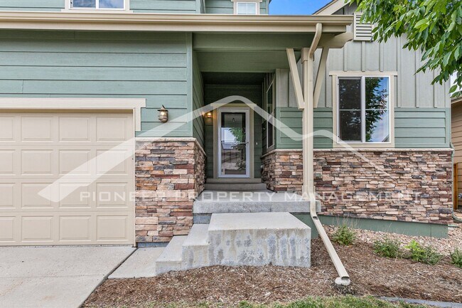Building Photo - Spacious Home with Central AC and Washer/D...