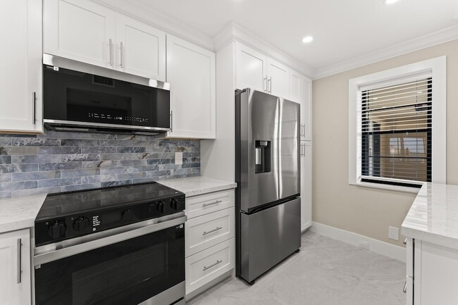 Building Photo - 14476 Amberly Ln