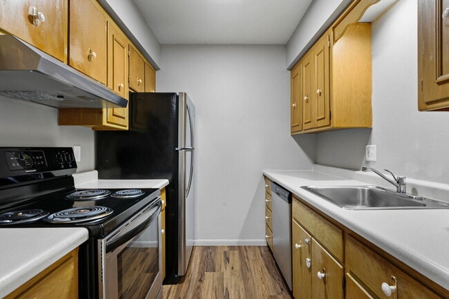 Building Photo - 5006 Whitcomb Dr