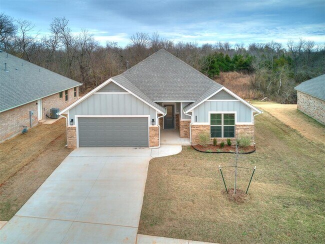 Building Photo - 12104 Rockbed Dr