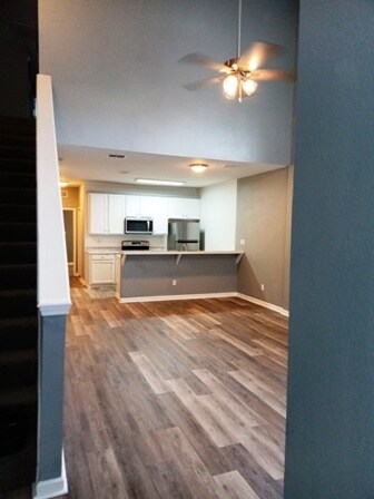 Foto del edificio - 3296 Sugar Berry Way