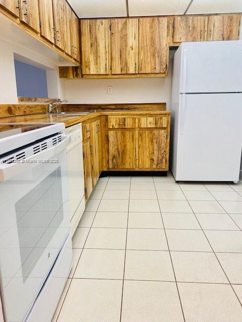Foto del edificio - 8075 SW 107th Ave