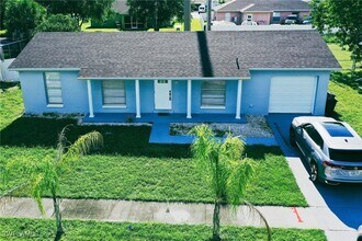 Building Photo - 1127 Lovely Ln