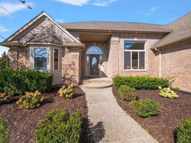 Building Photo - 50247 Cheltenham Dr