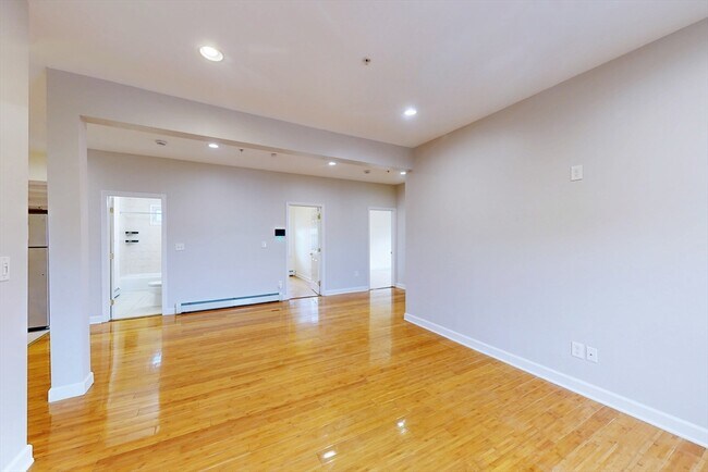 Building Photo - 7 Estella St