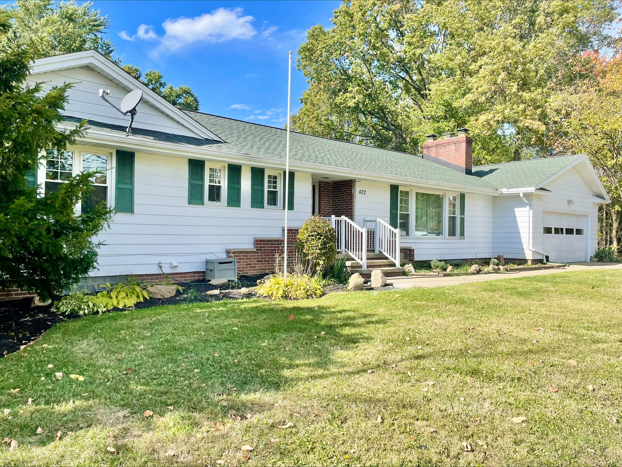 422 S Miller Rd Fairlawn, OH 44333 – photo 1 of 18