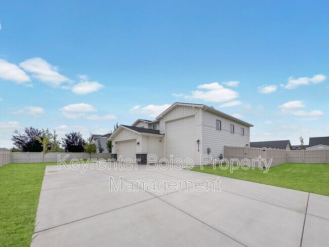 Building Photo - 2119 Savoy Ct