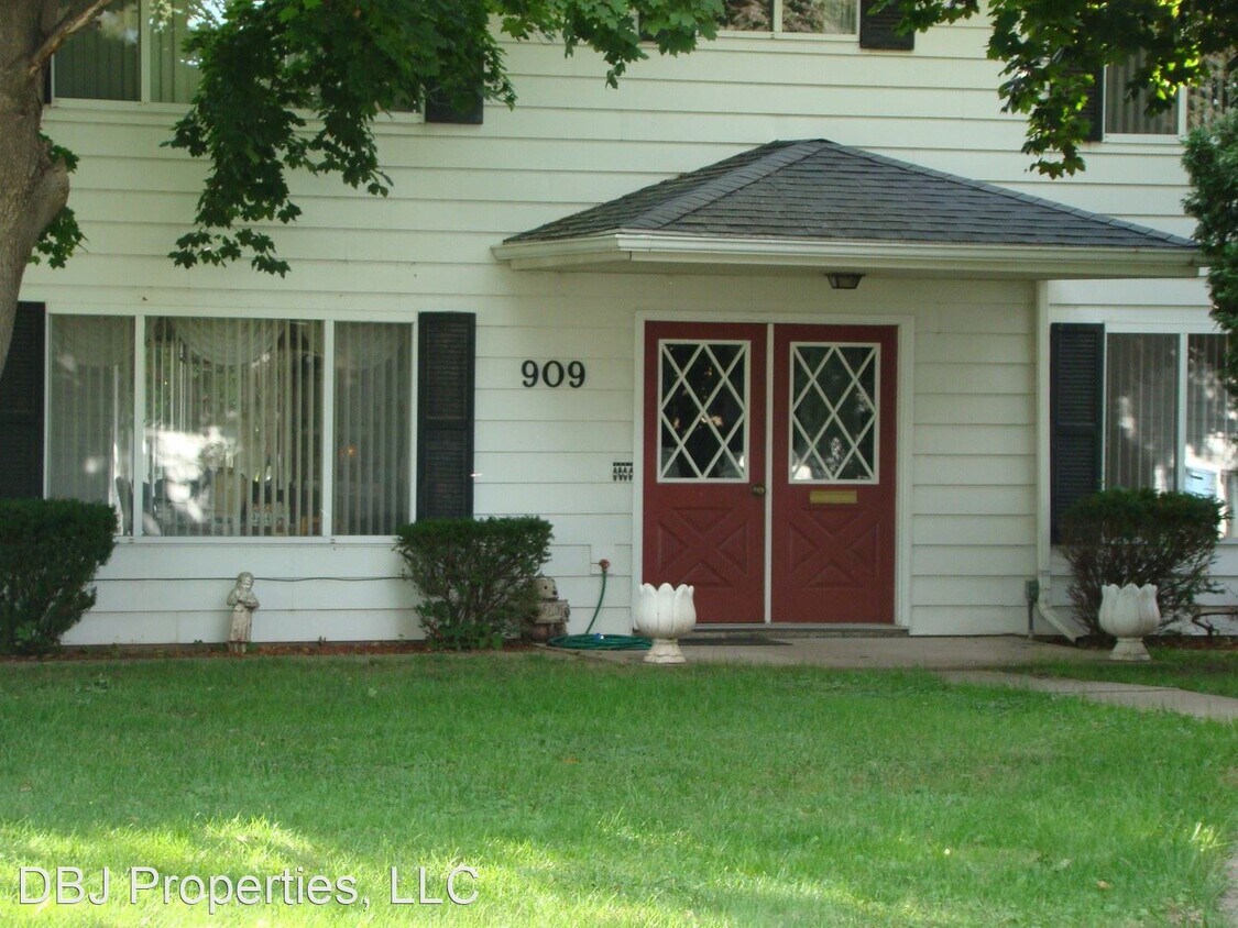 Primary Photo - 909 7th St