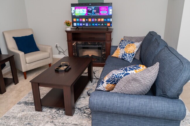 Foto del edificio - 3820 E Barrington Dr