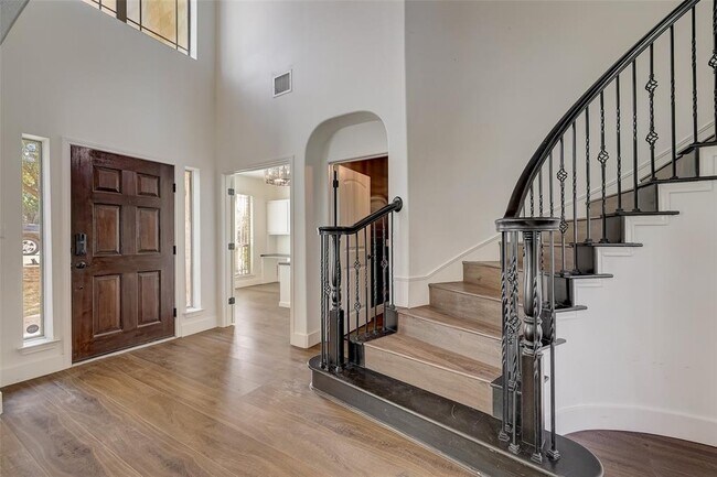 Building Photo - 16012 Spillman Ranch Loop