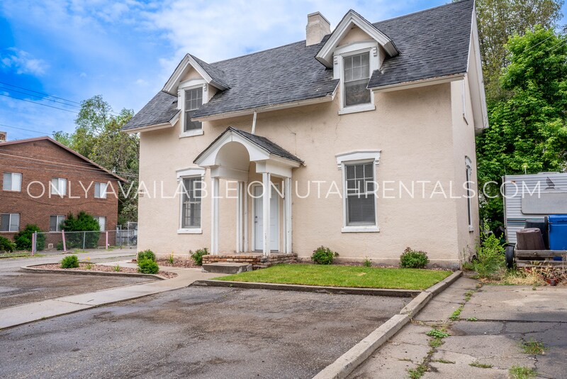 Building Photo - 136 S 300 W