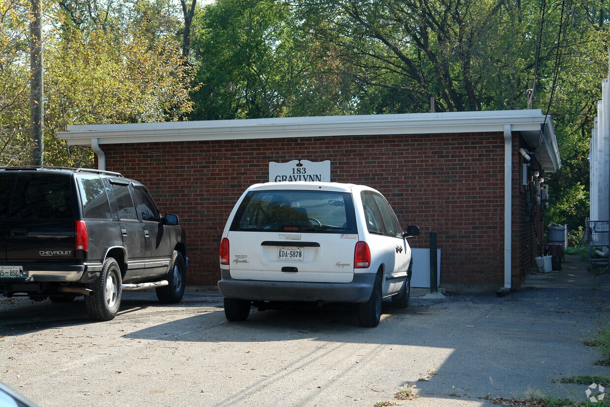 Building Photo - Graylynn Apartments