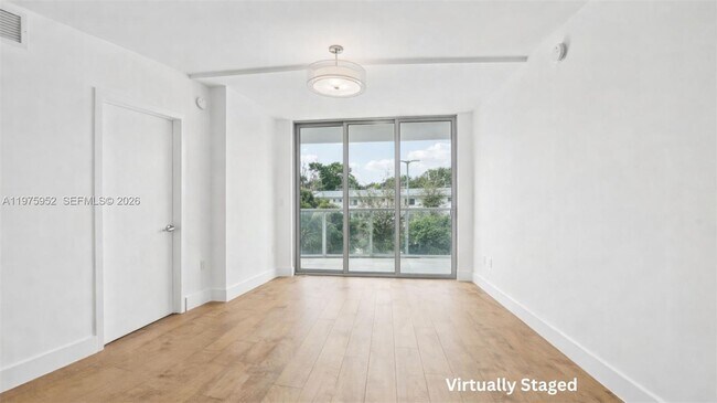 Foto del edificio - 13800 Highland Dr
