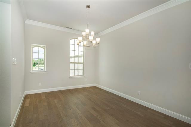 Building Photo - 2223 Clairmount Dr