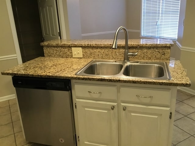 Foto del edificio - 4920 Misty River Rd