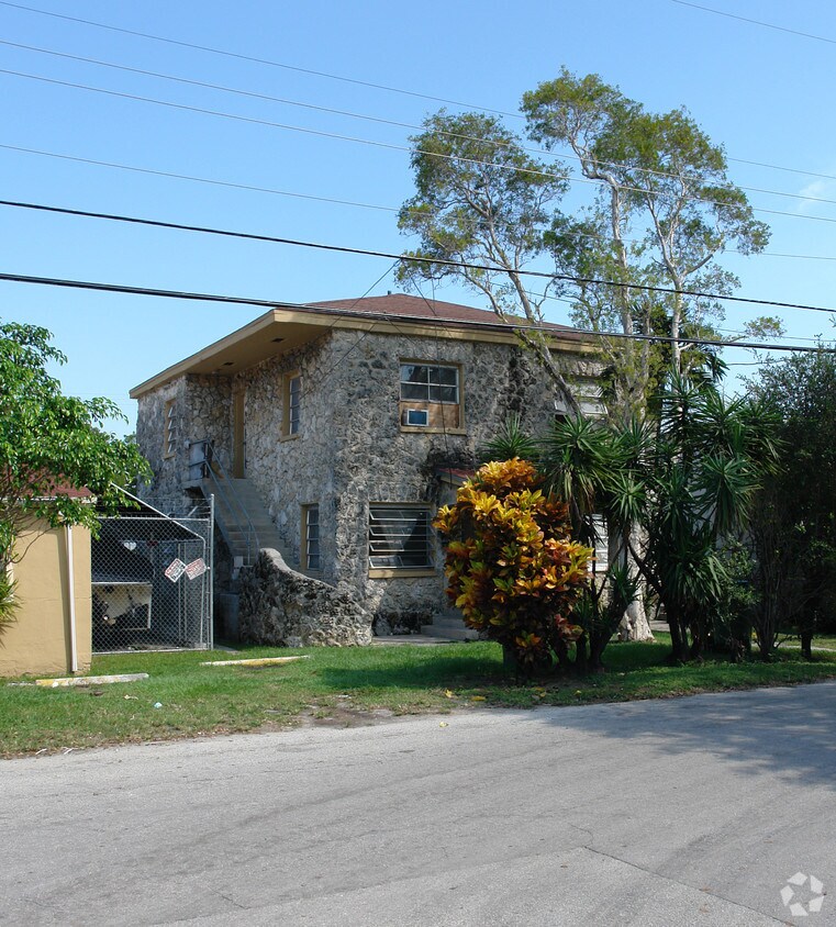 Primary Photo - 359 NE 80th St
