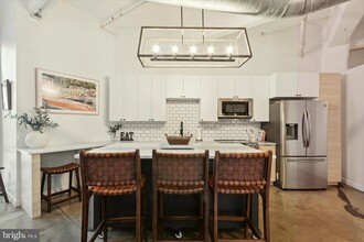 Building Photo - 444 N 4th St