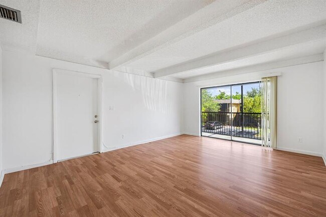 Building Photo - 1325 S Flagler Ave