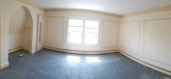 Foto del edificio - 64-10 Ellwell Crescent