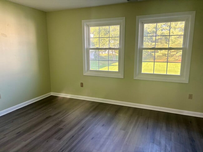 Building Photo - 407 Spring Meadow Rd