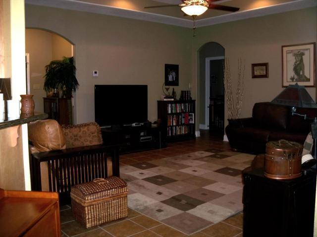 Foto del edificio - 411 Delia Dr