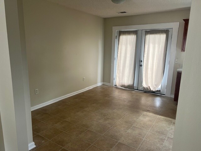 Building Photo - 207 Bailee Ave