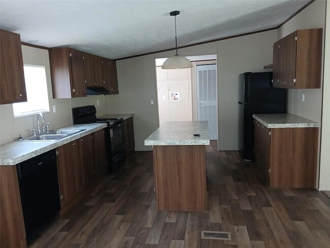 Building Photo - 7070 FM1115