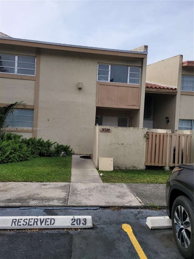 Building Photo - 14389 SW Kendale Lakes Cir