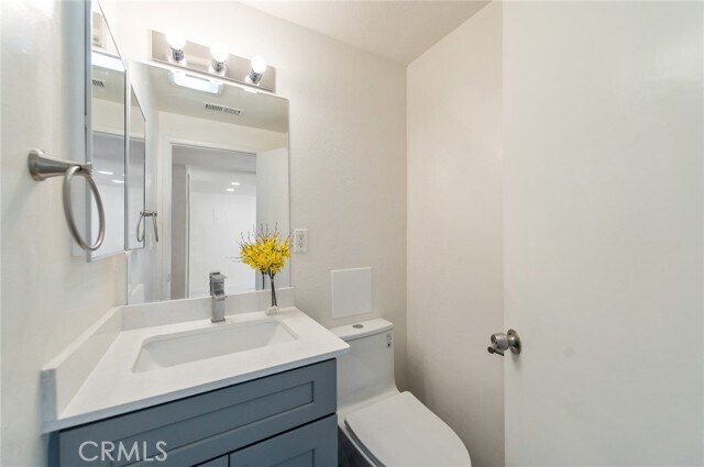 Foto del edificio - 14732 Del Amo Ave