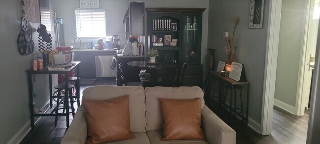 Foto del edificio - 32 N Belvedere Blvd