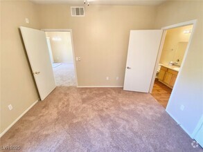 Building Photo - 45 Maleena Mesa St
